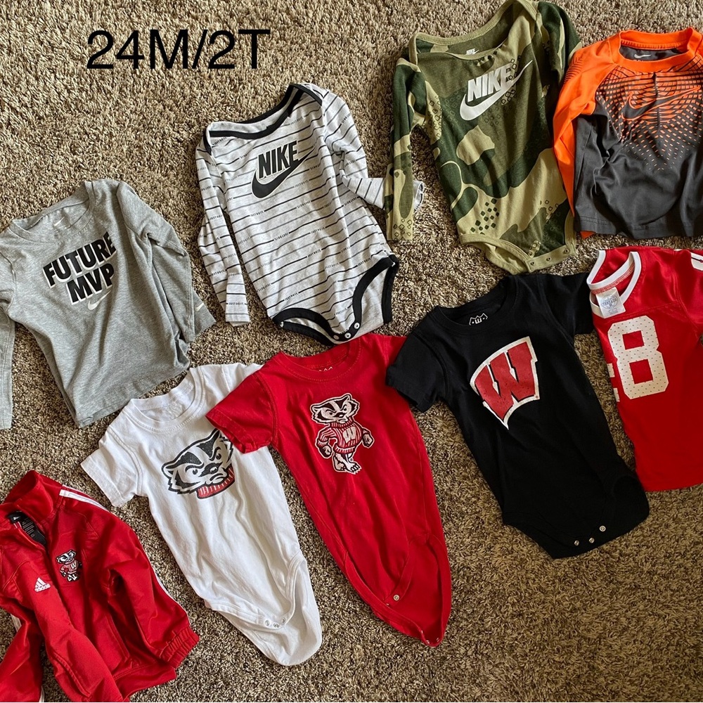 Nike and Wisconsin Baby Bodysuit Set